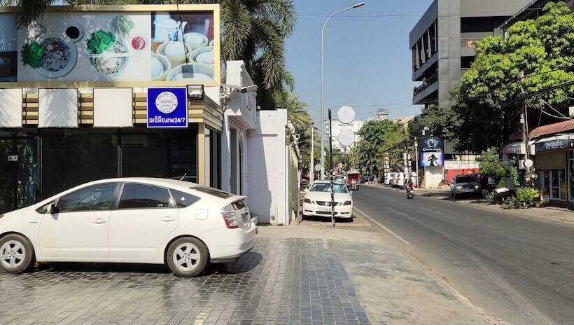 חדר דלוקס, Orussey One Boutique