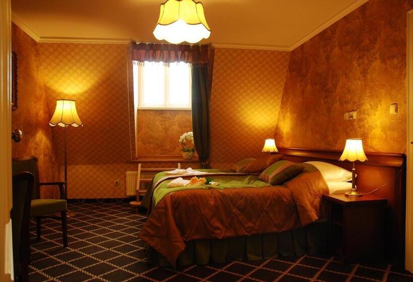 スタンダードルーム, Pałac Borynia