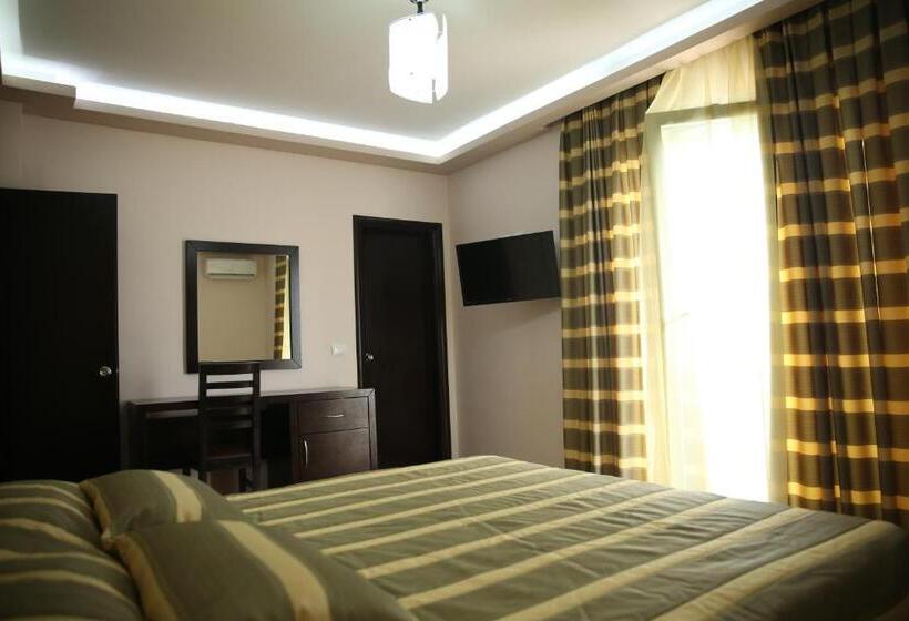 Suite with lake view, Pogradeci