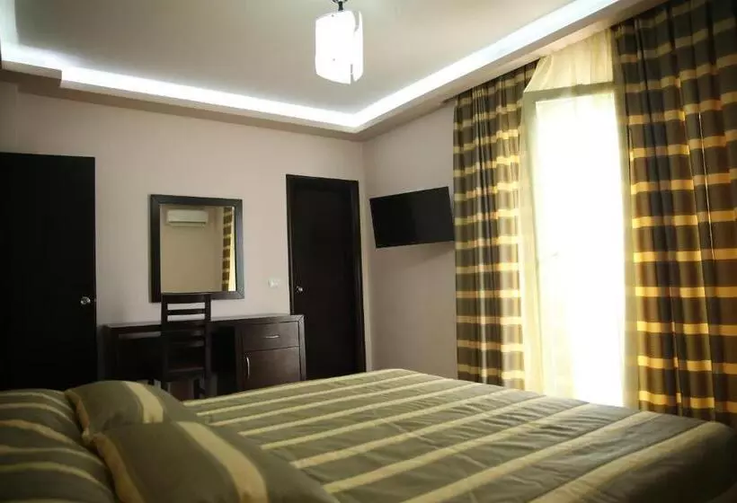 Suite with lake view, Pogradeci