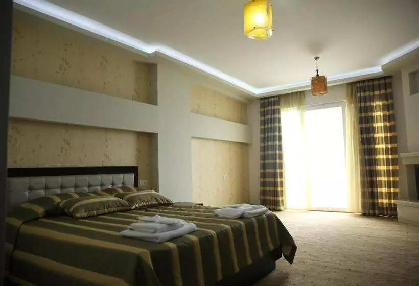 Suite with lake view, Pogradeci