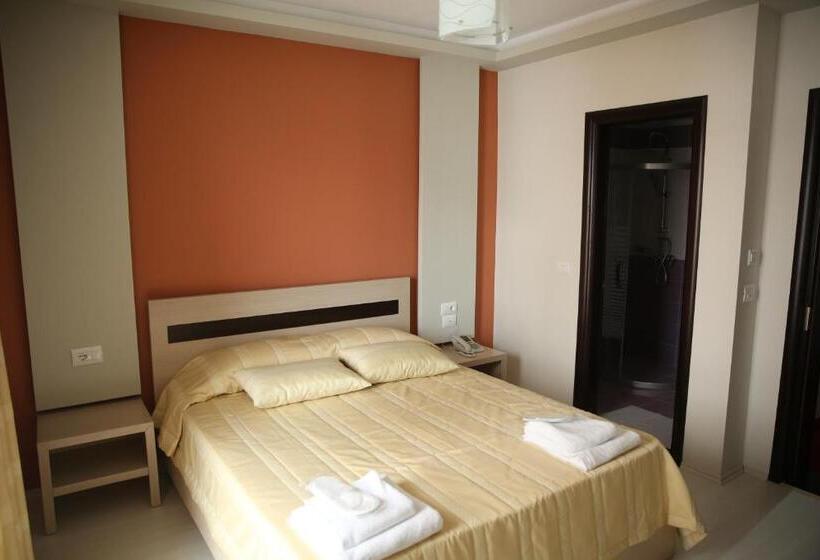 스탠다드 발코니 룸, Pogradeci