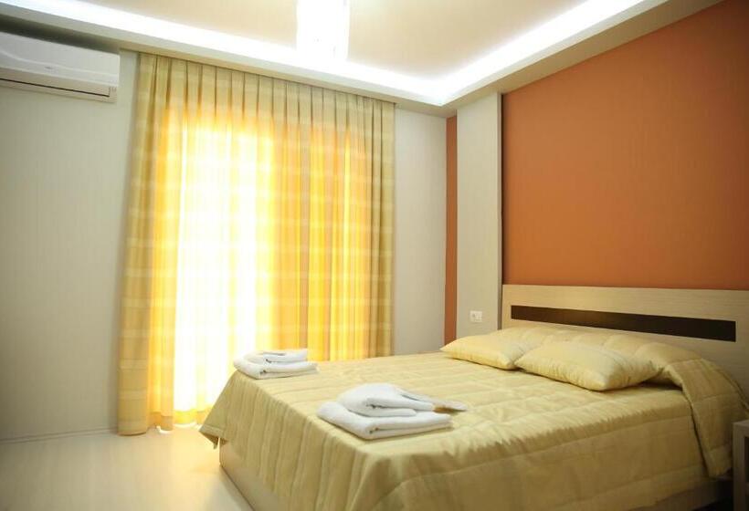 스탠다드 트리플 룸, Pogradeci