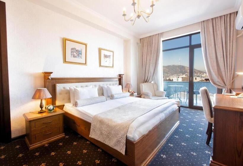 اتاق استاندارد با بالکن, Tbilisi Laerton