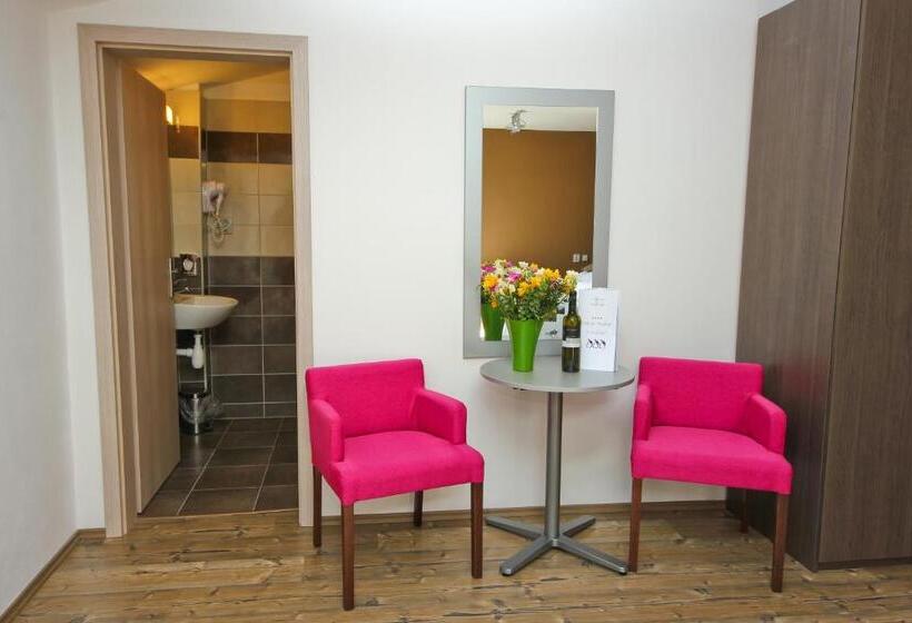 컴포트 트리플 룸, U Tří Hrušek Suites & Apartments