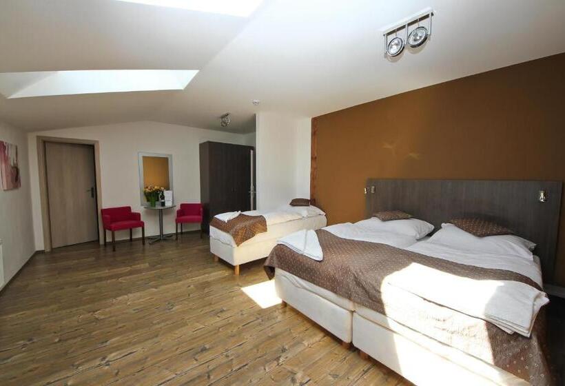 舒适三人间, U Tří Hrušek Suites & Apartments