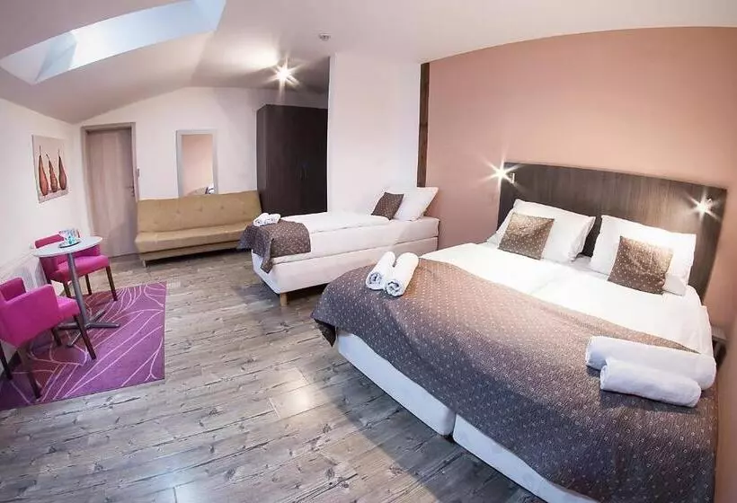 コンフォートトリプルルーム, U Tří Hrušek Suites & Apartments