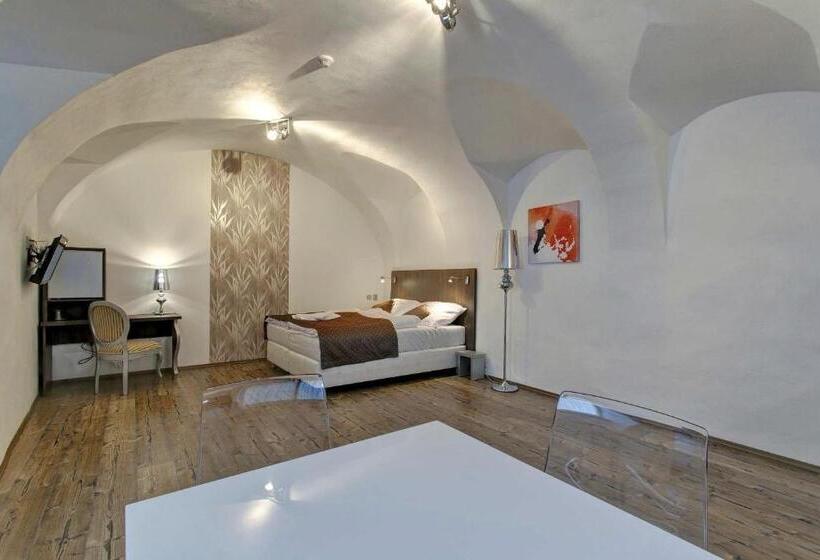 标准工作室, U Tří Hrušek Suites & Apartments