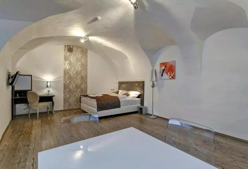 スタンダードスタジオ, U Tří Hrušek Suites & Apartments