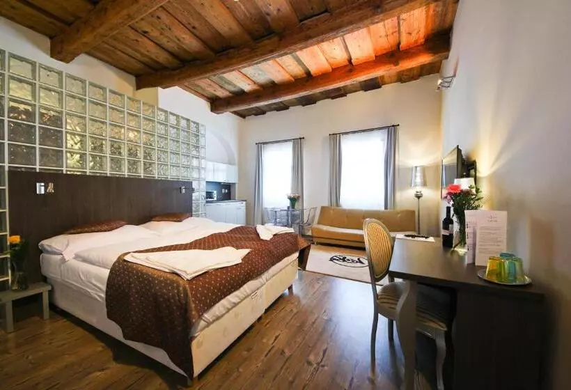 スタンダードスタジオ, U Tří Hrušek Suites & Apartments
