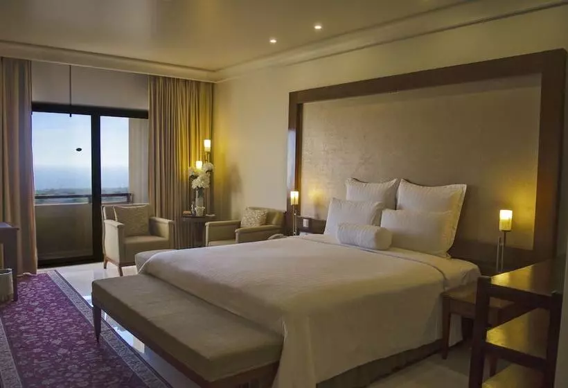 سوییت لوکس, Zaver Pearl Continental Hotel Gwadar