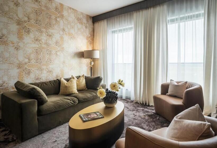 Люкс, Van Der Valk Hotel Hoorn