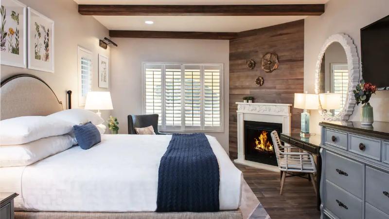 스탠다드 룸 킹사이즈 침대, The Lodge At Healdsburg, Tapestry Collection By Hilton