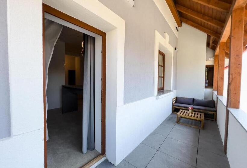 جناح مزوَّد بشرفة, Wanderer Sighisoara