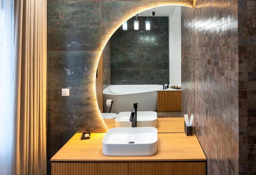 جناح دوبلكس, Wanderer Sighisoara