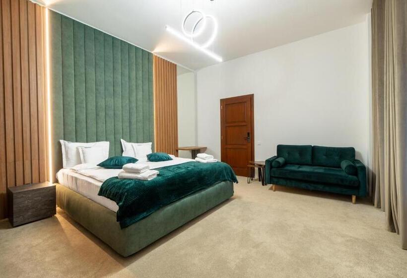 جناح دوبلكس, Wanderer Sighisoara