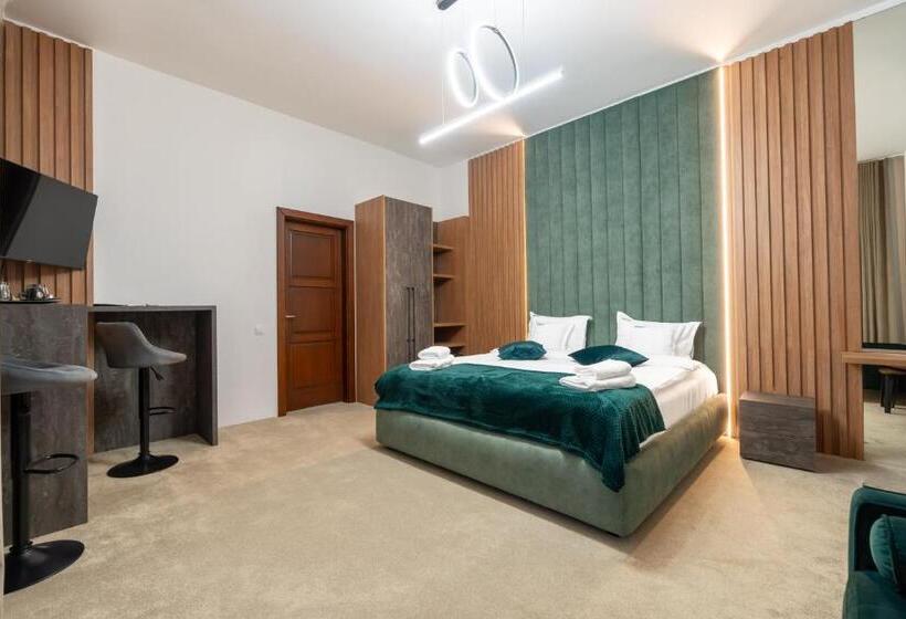 جناح دوبلكس, Wanderer Sighisoara