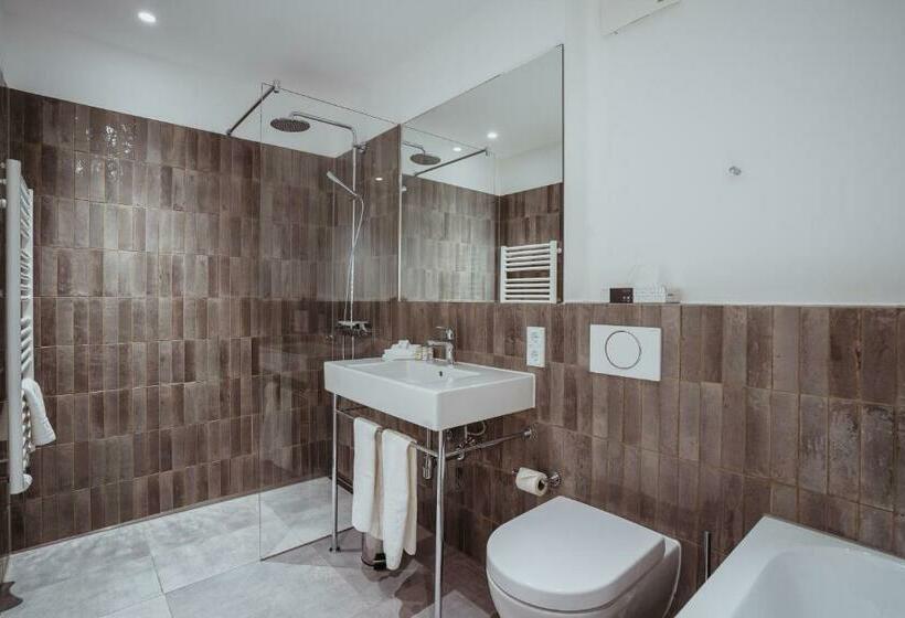 带大床的标准间, Seeloge Eutin