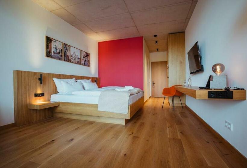 带大床的标准间, Seeloge Eutin