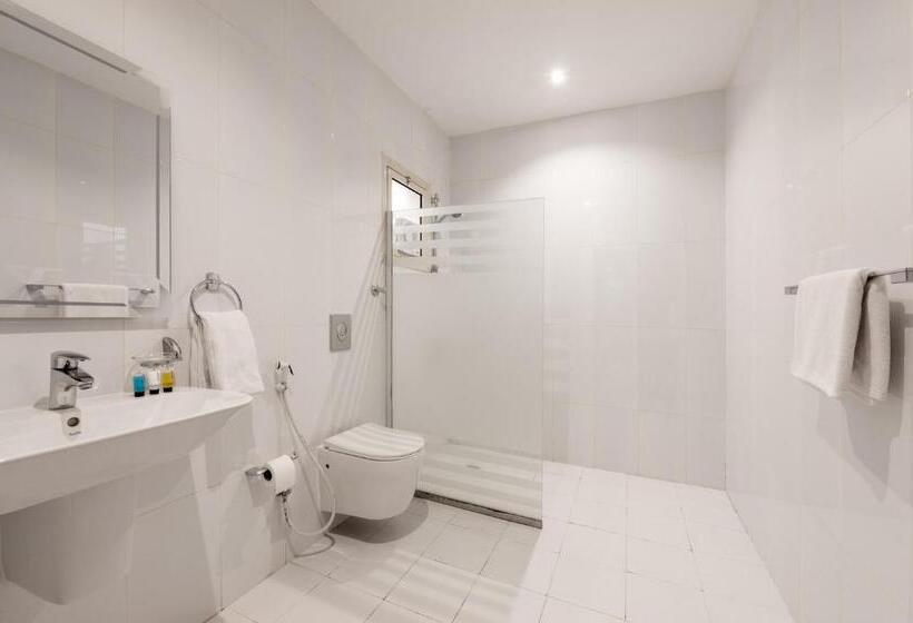 디럭스 주니어 스위트, اجنحة نجمة ثلاثية Triple Star