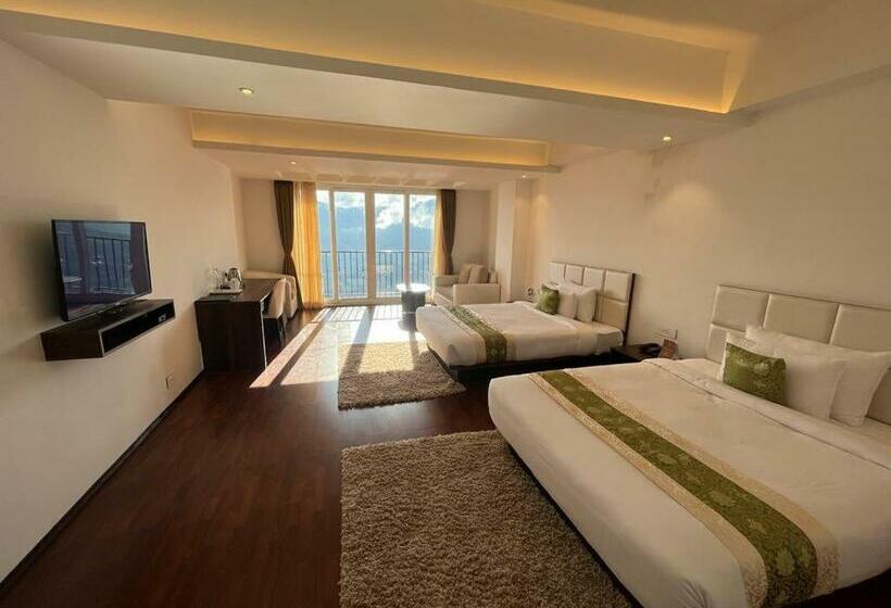 Семейный Номер, Magpie Libing Grand