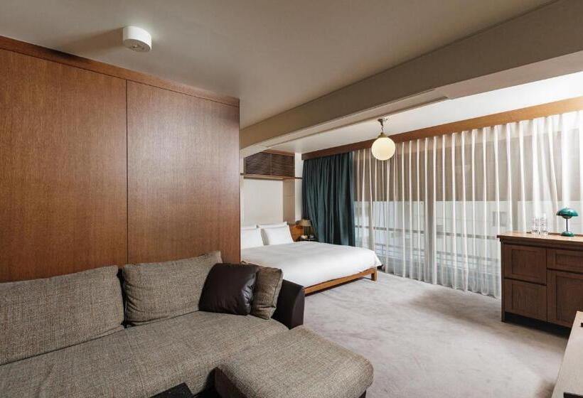 اتاق لوکس با تخت بزرگ, Marufukuro