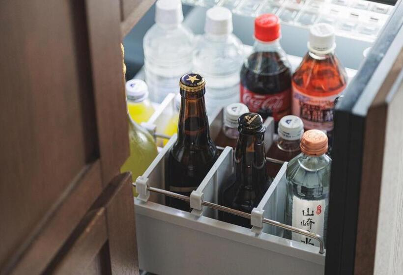 اتاق لوکس با تخت بزرگ, Marufukuro