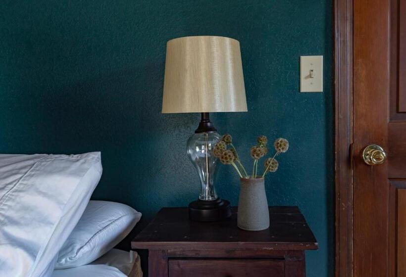 带共用浴室的标准房间, Historic Hotel Packwood