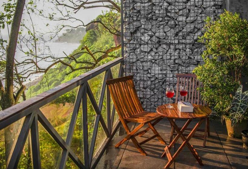 اتاق لوکس با چشمانداز دریا, Novella