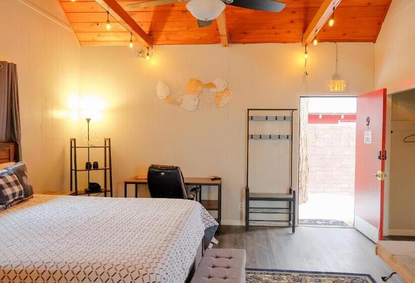 Стандартный Номер Кровать Кинг, Sherwood Arms Motel