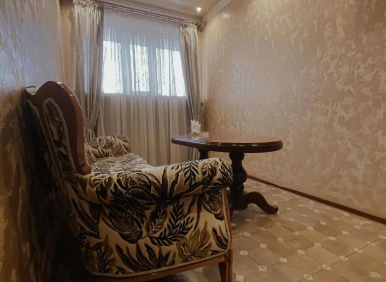 سوئیت با تخت بزرگ, Galeon