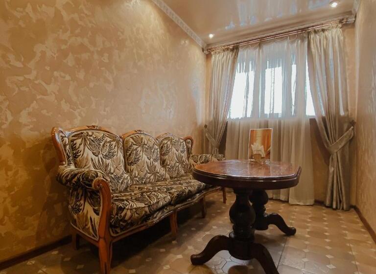 سوئیت با تخت بزرگ, Galeon