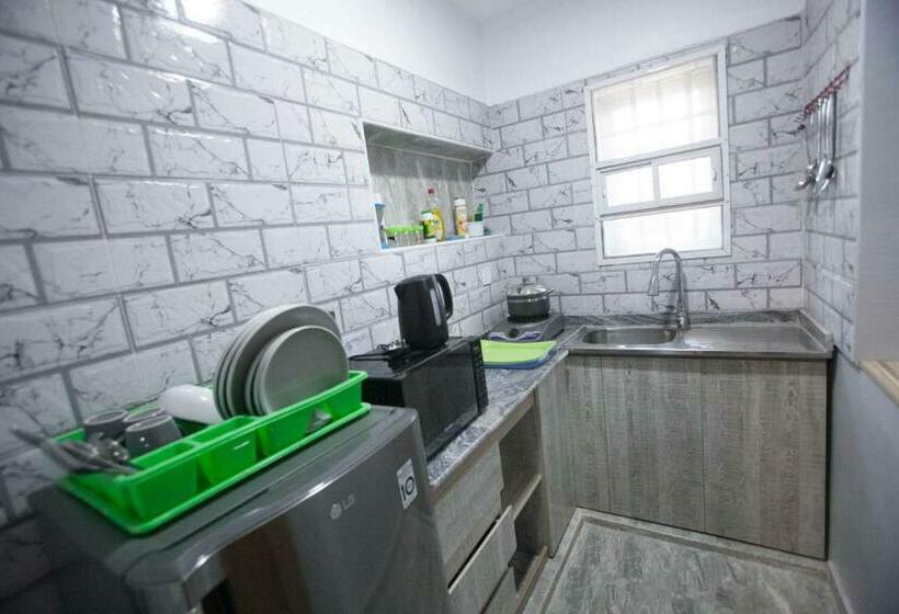 سوییت لوکس, Amazing Grace Hostel And International Serviced Apartments