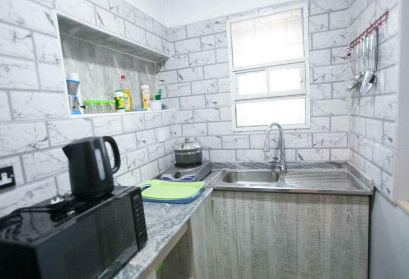 سوییت لوکس, Amazing Grace Hostel And International Serviced Apartments