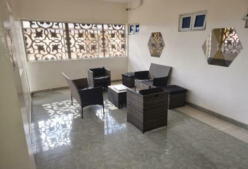 سوییت لوکس, Amazing Grace Hostel And International Serviced Apartments