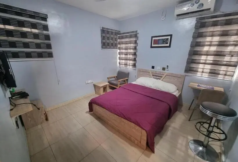 سوییت لوکس, Amazing Grace Hostel And International Serviced Apartments