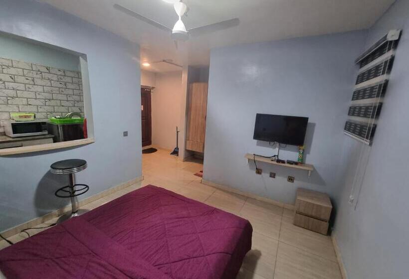 سوییت لوکس, Amazing Grace Hostel And International Serviced Apartments