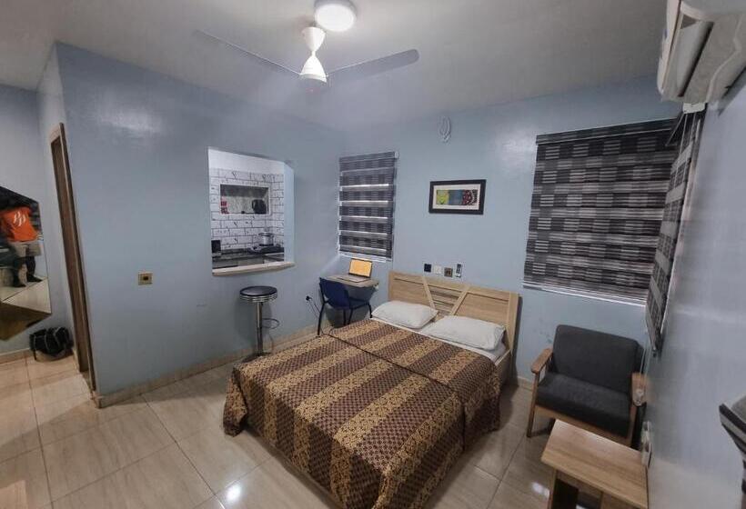 سوییت لوکس, Amazing Grace Hostel And International Serviced Apartments