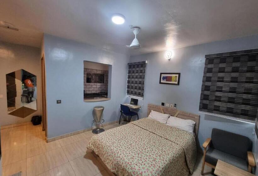 سوییت لوکس, Amazing Grace Hostel And International Serviced Apartments