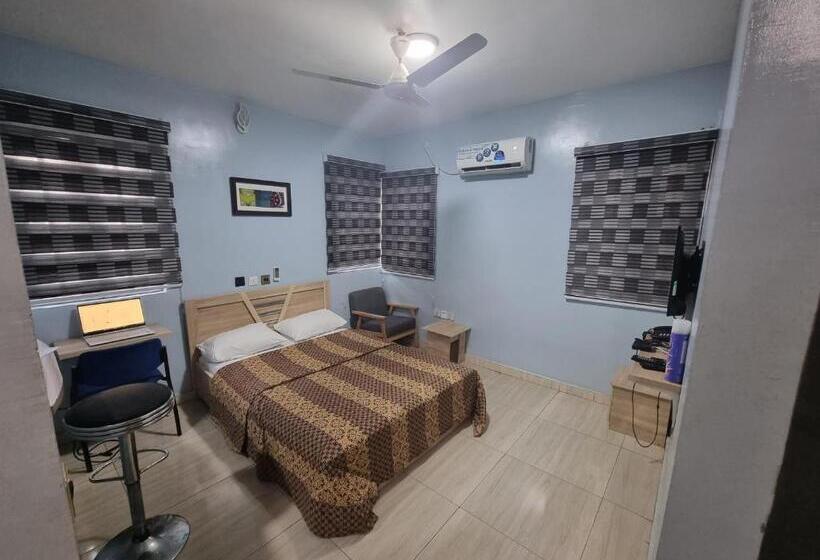 سوییت لوکس, Amazing Grace Hostel And International Serviced Apartments