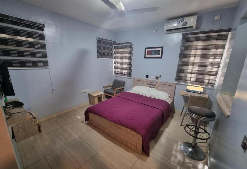 سوییت لوکس, Amazing Grace Hostel And International Serviced Apartments