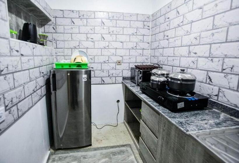 سوییت اجرایی, Amazing Grace Hostel And International Serviced Apartments