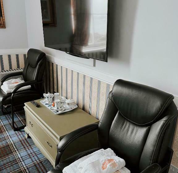 Deluxe Suite Sea View, Ivybank Villa