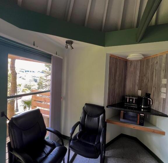 کلبه ییلاقی, Ivybank Villa