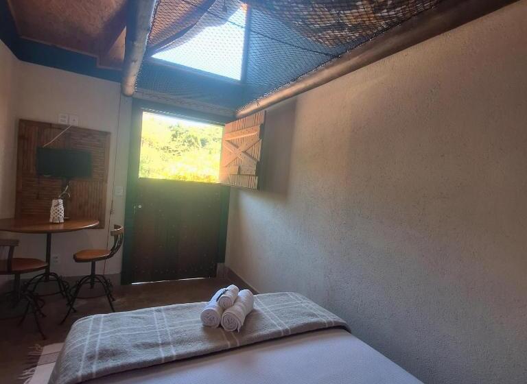 غرفة قياسية, Diógenes Pousada