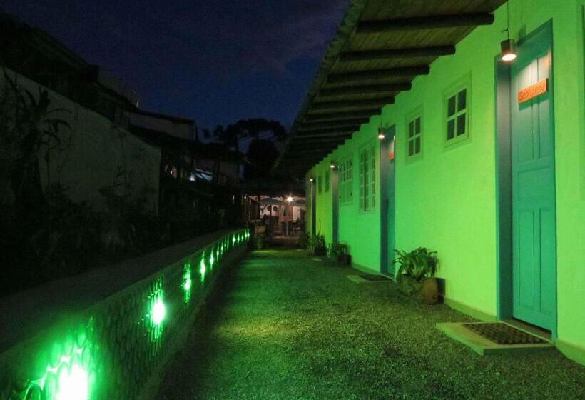 غرفة قياسية, Diógenes Pousada