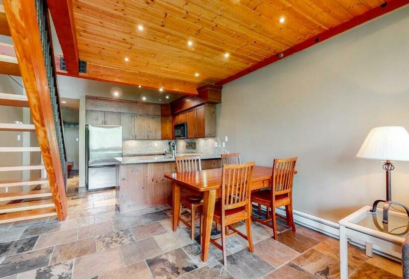 استودیوی استاندارد, Greystone Lodge