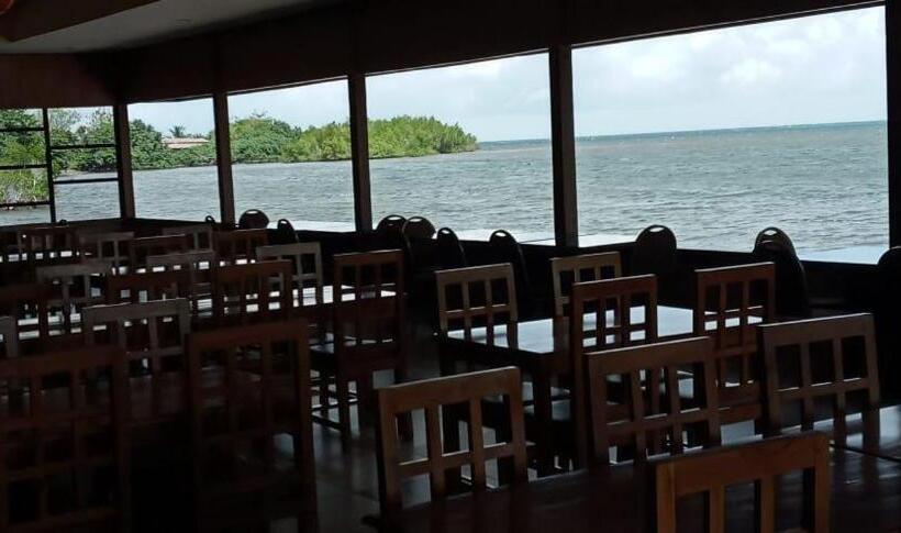 غرفة سوبيريور مطلّة علي البحر, Wailiti