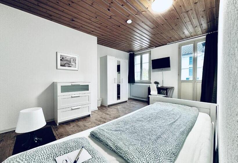 חדר סטנדרד יחיד חדר אמבטיה משותף, Monteurzimmer   Worker S Accommodation   Zimmerzuvermieten In Biberist