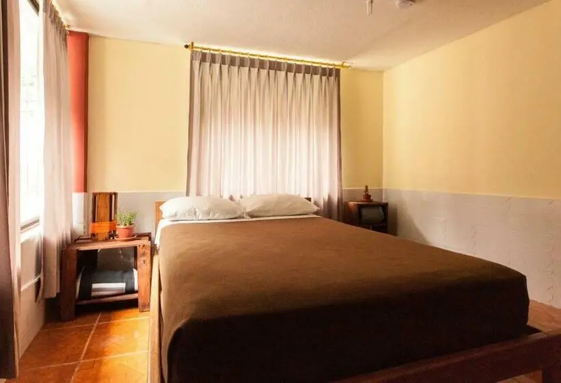 バス共有のスタンダードルーム, Papachos Hostel